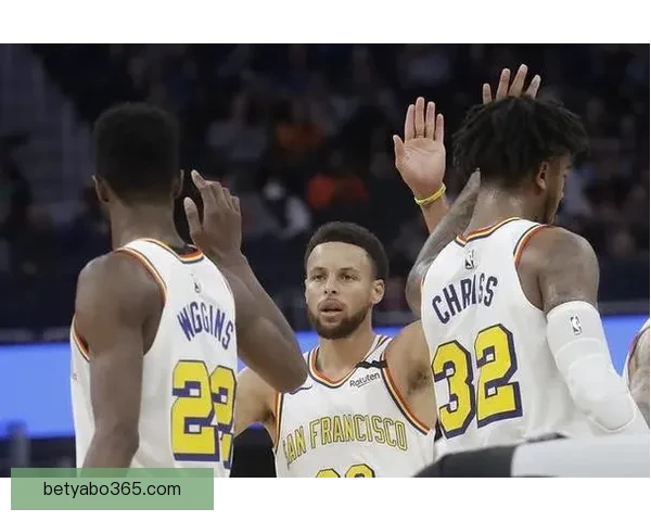 波尔津吉斯称球队队医塞莱布里尼为史上最佳 右手腕伤势影响三分投篮节奏